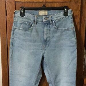 Cute pair of Everlane jeans a size 28 S